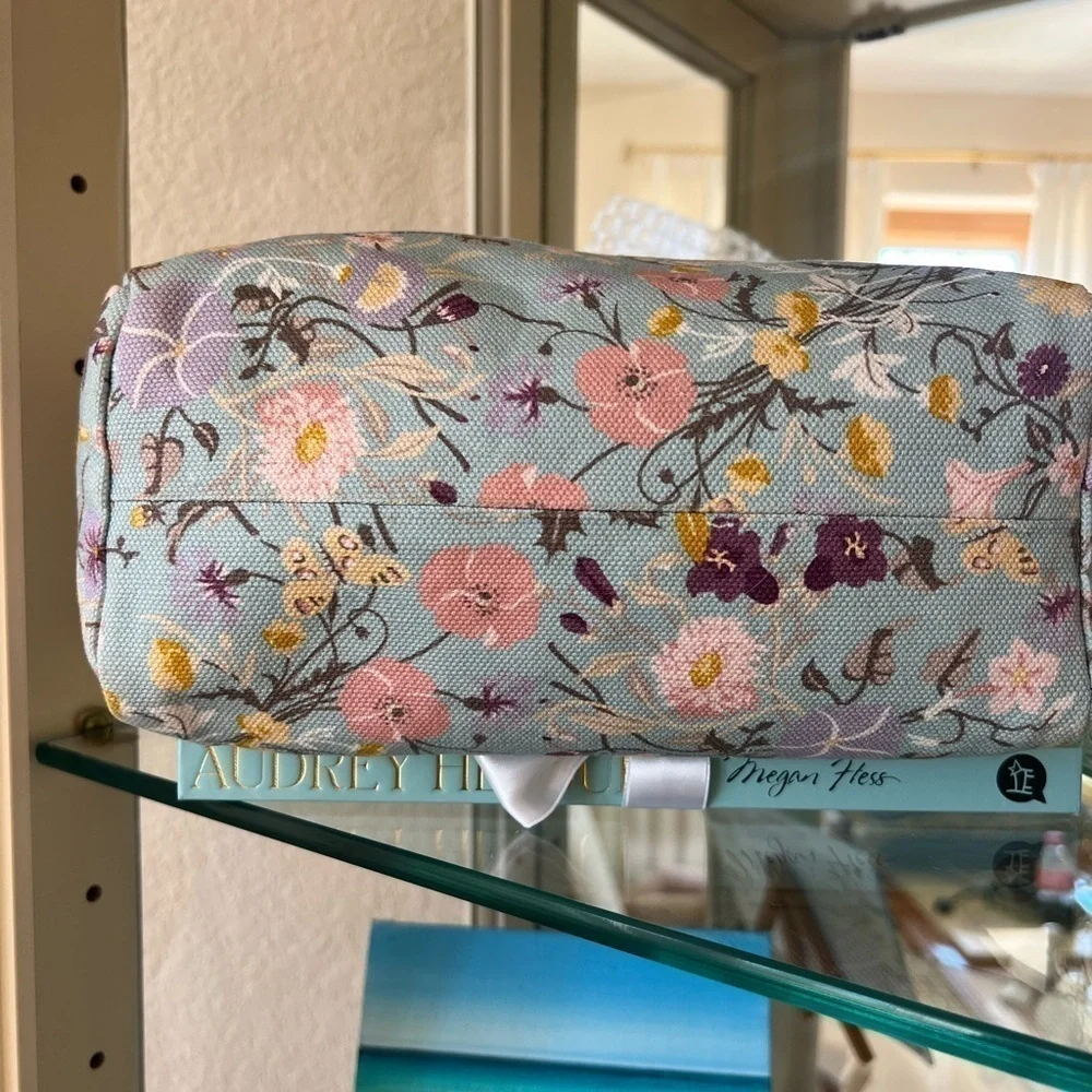 Like New Gucci Japan Exclusive Floral Bear Tote Turquoise - Picture 7 of 11